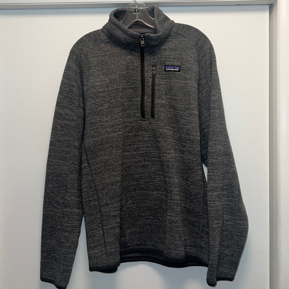 Men’s Patagonia half zip sweatshirt